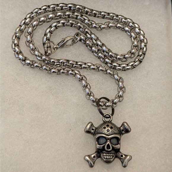 HARLEY DAVIDSON 3D Willie G Skull Pendant Necklace on Stainless Steel Box Chain - Picture 1 of 7